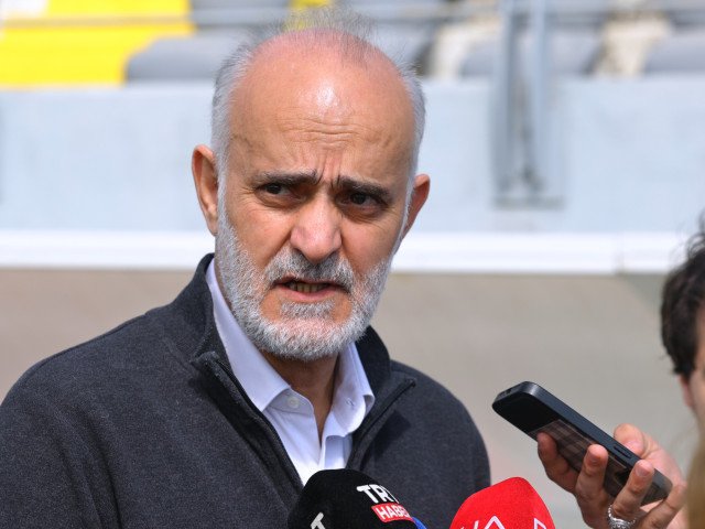 Iranienii, cu gândul la victimele războiului: Gest emoționant la meciul cu Costa Rica Selecționata de fotbal a Iranului a oferit un moment emoționant înaintea meciului amical cu Costa Rica, disputat în Turcia