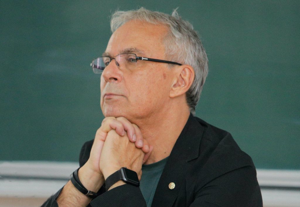 Marius andruh, noul președinte al academiei române Academicianul Marius Andruh a fost ales marți noul președinte al Academiei Române