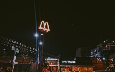 Șef McDonald’s, scuză halucinantă: Mama e de vină pentru gafă
