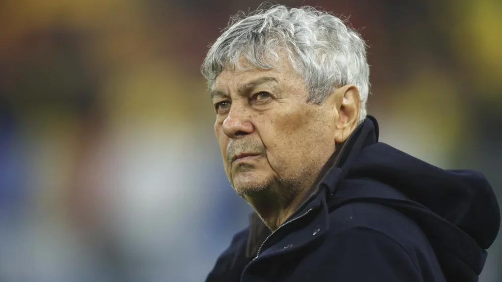 Situația critică a lui Mircea Lucescu: Medicii iau în calcul ECMO Fostul selecționer al României, MIRCEA Lucescu, se află internat în stare gravă la Terapie Intensivă, la Spitalul Universitar de Urgență București, după ce a suferit un infarct