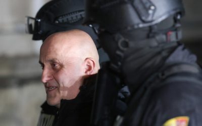 Potra rămâne după gratii, fiul și nepotul, sub control judiciar