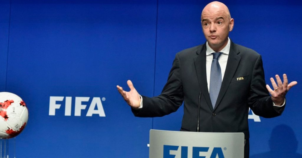 Iranul va juca la Cupa Mondială în SUA: Infantino confirmă planul inițial Președintele FIFA, Gianni Infantino, a confirmat marți, pentru AFP, că Iranul va participa la Cupa Mondială de fotbal și își va disputa meciurile din faza grupelor în Statele Unite, conform planificării inițiale