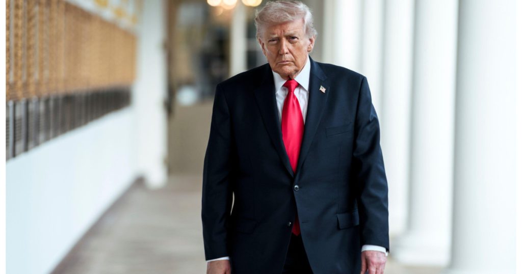 Trump, pus în fața unei dileme: Escaladare sau negocieri?