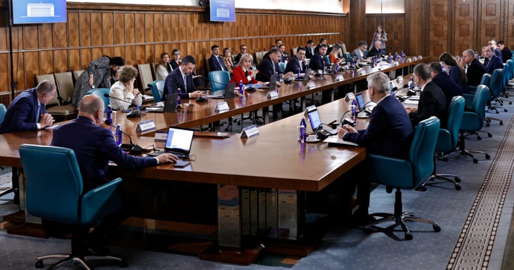 Bolojan și Guvernul: Purtătoarea de cuvânt, despre ședințe: „Atmosferă cordială”