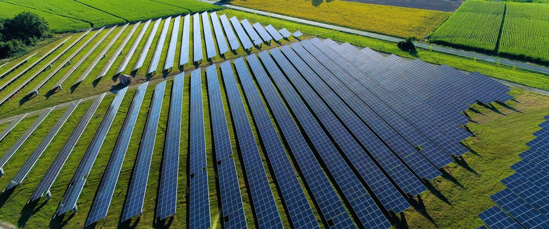 Orașul românesc care aprinde luminile publice cu soare, investiție istorică