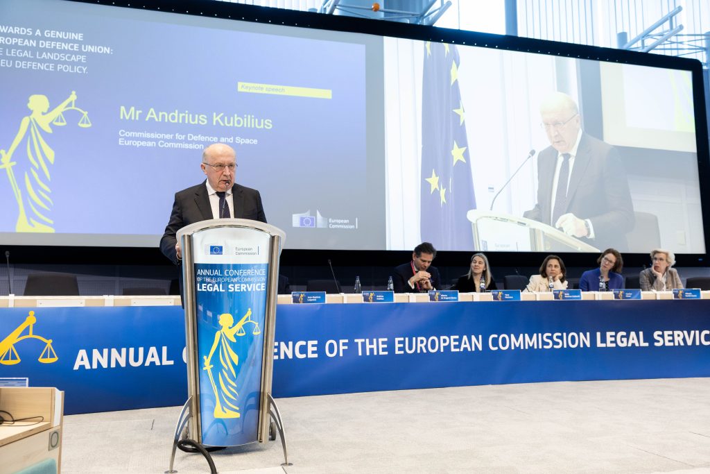 Kubilius pune la îndoială apărarea UE: Tratele, ineficiente