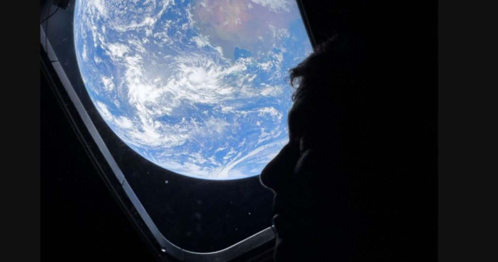 Astronauții de pe Artemis 2, tot mai aproape de Lună: Au văzut „fața ascunsă” și un bazin lunar inedit WASHINGTON – Misiunea Artemis 2 a NASA a atins un punct important, astronauții parcurgând deja două treimi din drumul către Lună