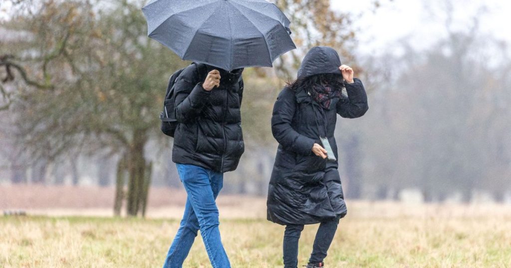 Vremea rea se abate asupra României: Ploi, vânt puternic și ninsori în zonele montane Administrația Națională de Meteorologie (ANM) a emis, miercuri, o informare meteo valabilă pentru majoritatea regiunilor țării, începând de joi dimineața și până sâmbătă seara