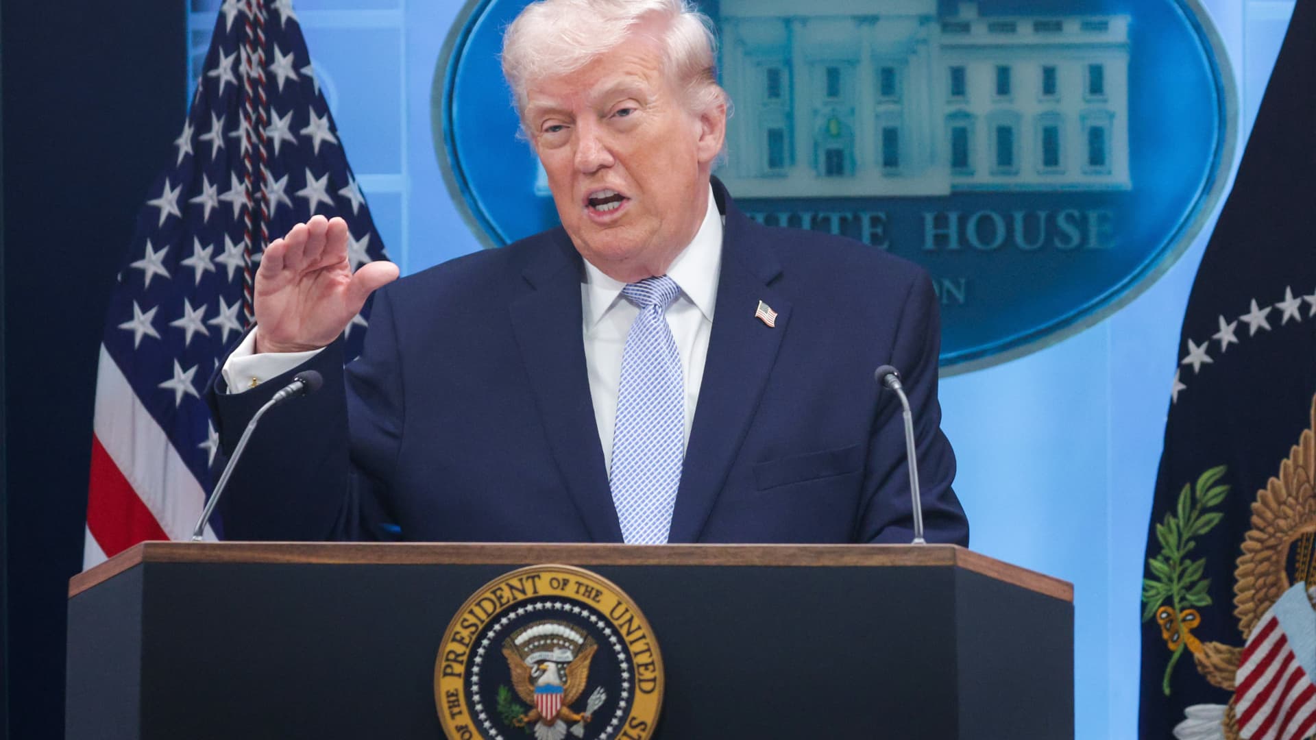Președintele american Donald Trump a amânat cu două săptămâni amenințarea de a distruge „întreaga civilizație” iraniană, după o solicitare a premierului pakistanez Shehbaz Sharif