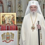 Patriarhul Daniel: Rugăciuni pentru pace și iubire de Paște