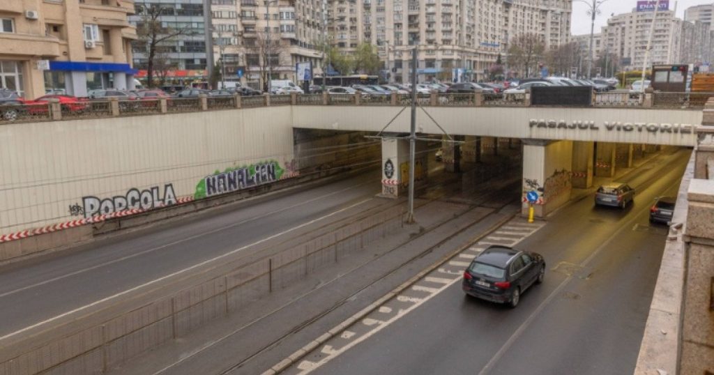 Pasajul Victoriei, dar și alte pasaje și poduri din Capitală, intră în reabilitare majoră Bucureștenii se pregătesc de o serie de șantiere ample, întrucât Primăria Municipiului București (PMB) a anunțat începerea lucrărilor de consolidare și modernizare a Pasajului Victoriei