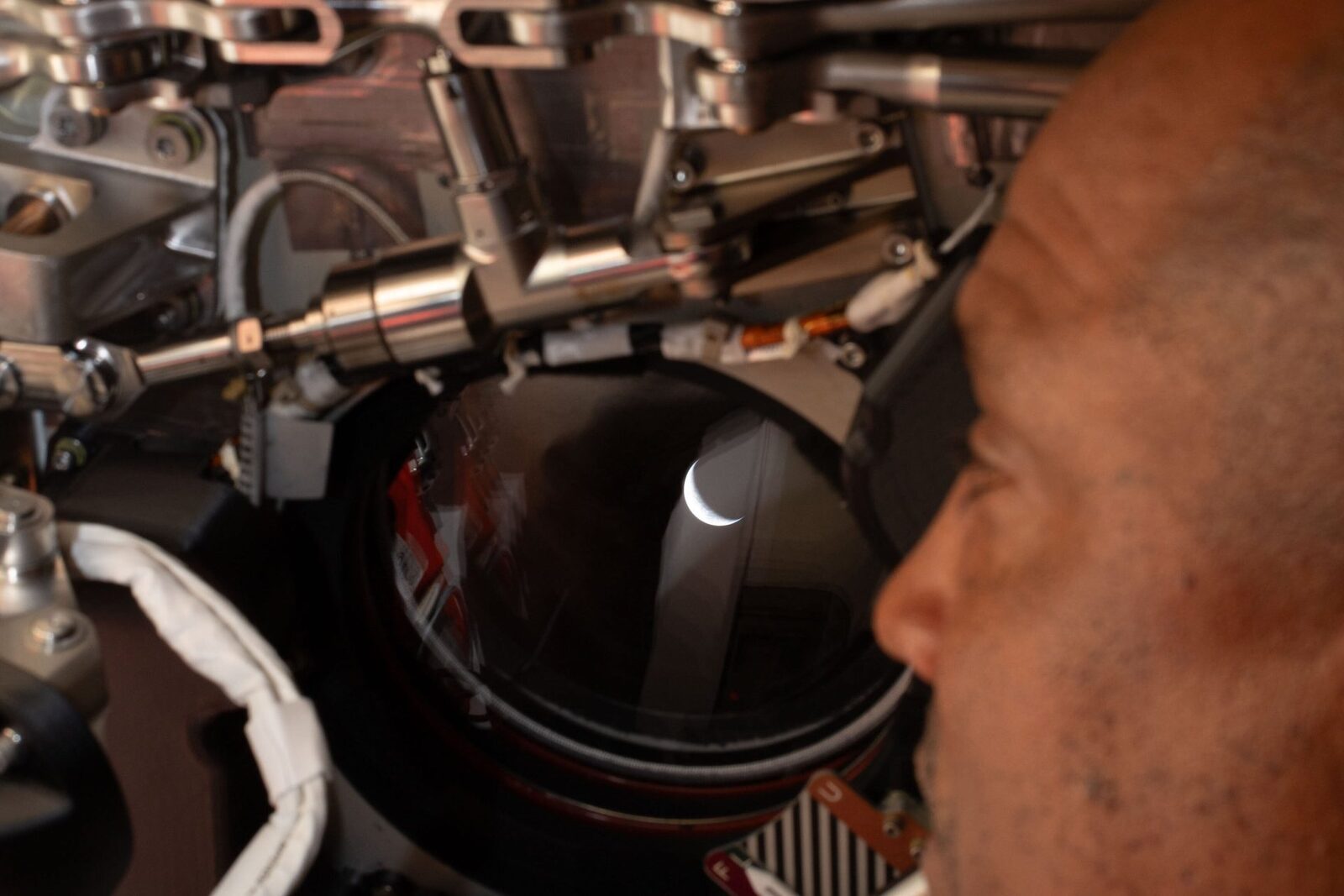 O expediție memorabilă în jurul Lunii s-a încheiat: astronauții de pe Artemis II se întorc pe Pământ După un zbor plin de momente uluitoare, cei patru astronauți ai misiunii Artemis II se pregătesc de revenirea pe Pământ