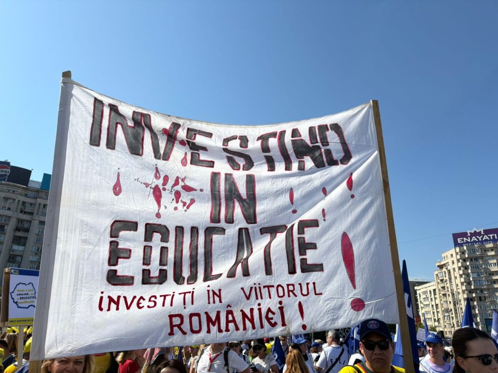 Ministerul Educației începe plata restanțelor salariale pentru profesori București, România – Ministerul Educației și Cercetării a demarat plata diferențelor salariale și a dobânzilor aferente, stabilite prin hotărâri judecătorești, pentru personalul didactic din învățământul preuniversitar
