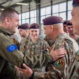 Ministrul Apărării și șeful SMG, vizită la militarii români din Bosnia România preia comanda misiunii UE