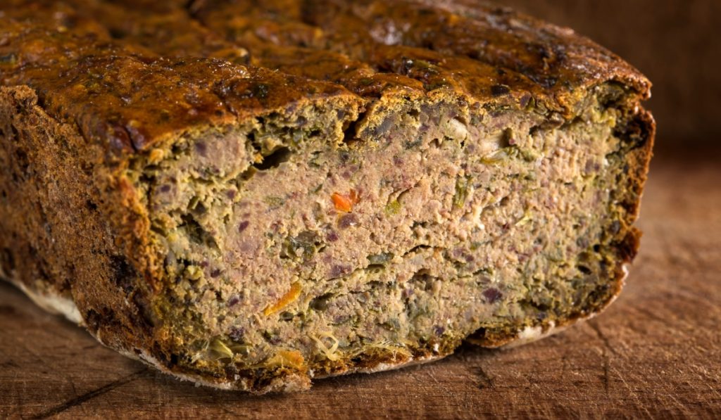 Delicios drob de post: Ciuperci, spanac și leurdă, secretul gustului perfect