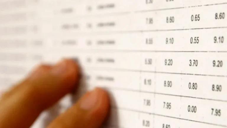 Simularea bac 2026: Peste 40% dintre elevi, pica examenul. Rezultate alarmante!