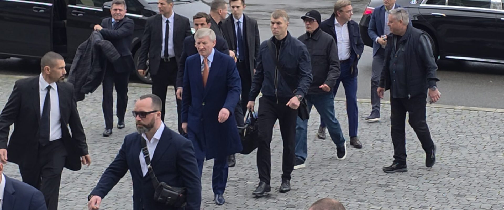 Ahmetov, miliardarul ucrainean, vine la București să-l vadă pe Lucescu