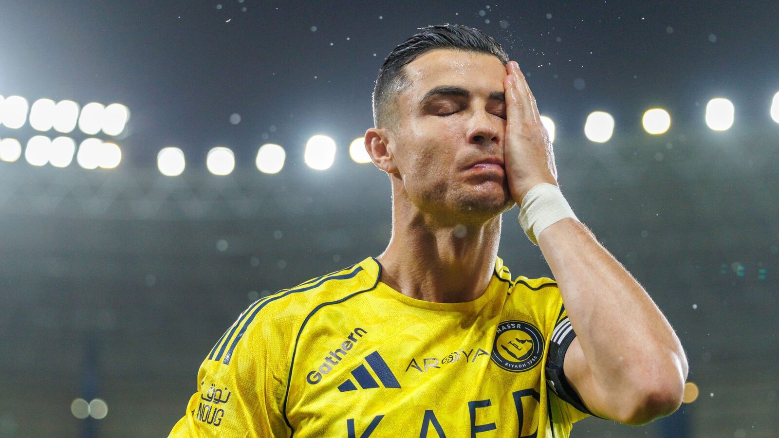 Ronaldo, O NOUĂ BARAJĂ DE REUȘITE: 100 DE MECIURI PENTRU AL-NASSR ÎN LIGA PROFESIONISTĂ Superstarul portughez CRISTIANO Ronaldo, căpitanul echipei Al-Nassr, a bifat un nou capitol de istorie recentă în cariera sa