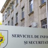 Escroci moldoveni, mascați în ofițeri SIS, jefuiesc cetățeni