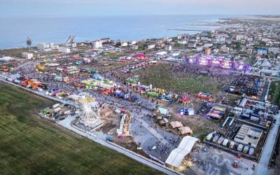 Selly, succes fulminant pentru festivalul NIBIRU: 10.000 de bilete vândute și un apel la prețuri corecte Vloggerul Selly a anunțat vânzarea a peste 10.000 de abonamente de trei zile pentru festivalul NIBIRU, la doar patru zile de la lansare