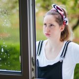 Soluția-minune pentru geamuri: Curățenie, respinge ploaia și praful!