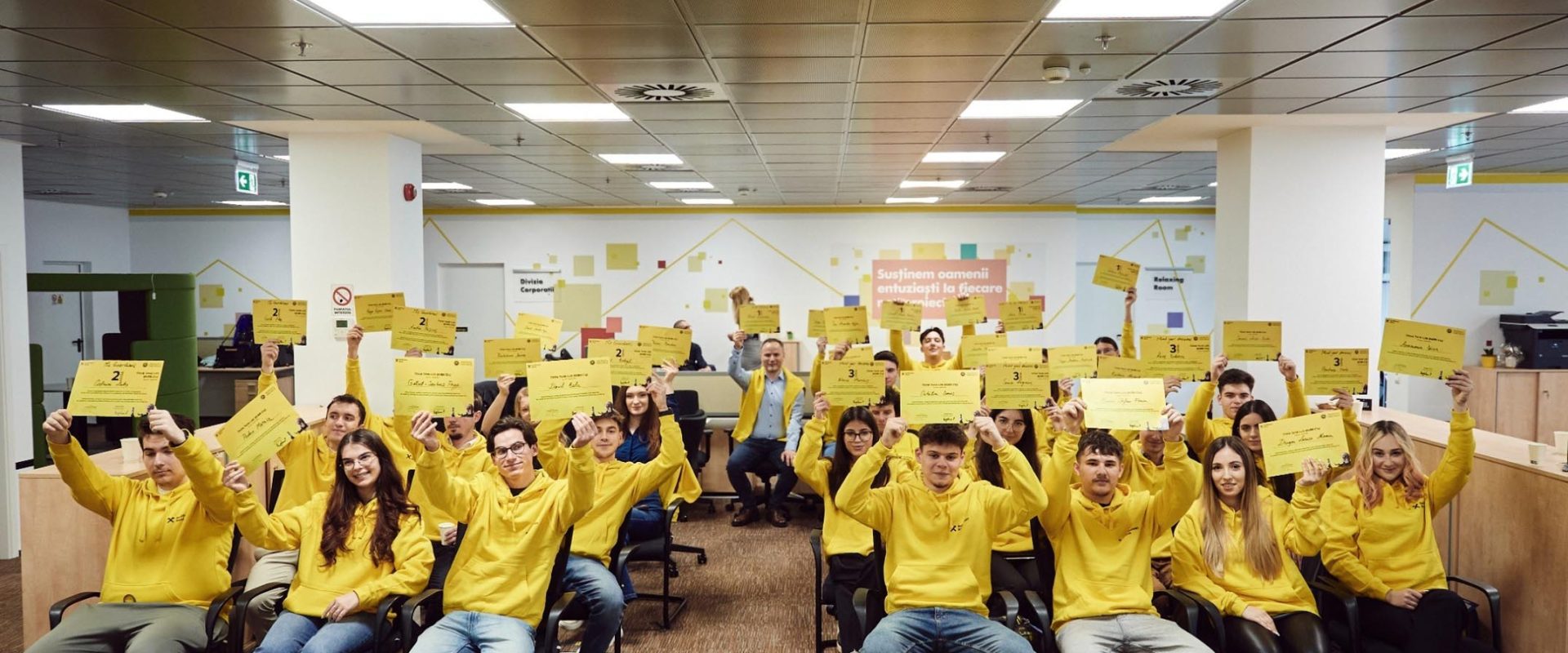 Studenți români strălucesc la Think Tank Lab: Inovație în finanțe