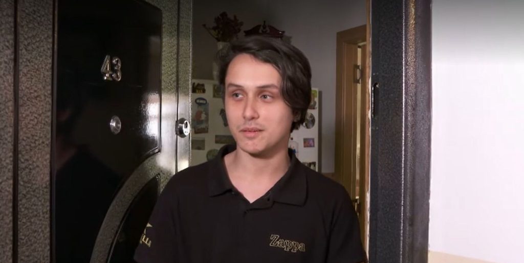 Pasionat de chimie, tânărul ajunge la arest: Ce a găsit poliția în laborator