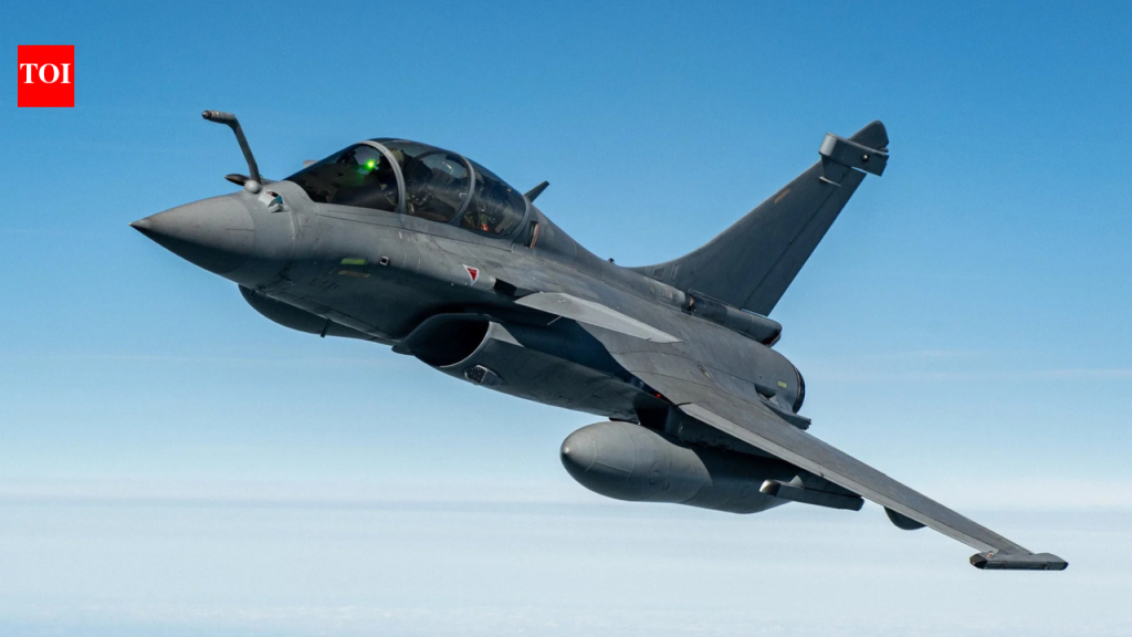 Emiratele Arabe Unite renunță la finanțarea pentru modernizarea avioanelor Rafale ABU DHABI – Emiratele Arabe Unite (EAU) au renunțat la finanțarea dezvoltării standardului F5 pentru avioanele de vânătoare Rafale, după eșecul negocierilor cu Franța privind finanțarea comună a proiectului