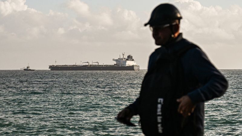 Ucraina lovește rafinării rusești, la scurt timp după decizia SUA privind petrolul