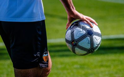 Valencia debutează cu Elche în „Retro Matchday” din LALIGA