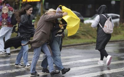 Vântul puternic lovește țara: Avertisment METEO pentru București