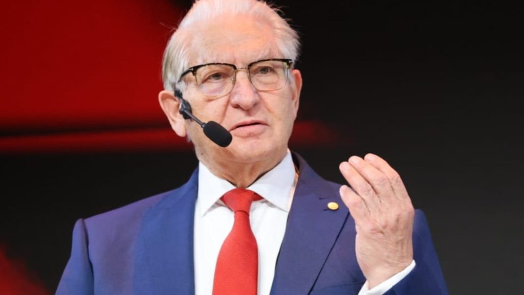 Când mâncăm cozonac și miel? Medicul Vlad Ciurea dă sfaturi de Paște