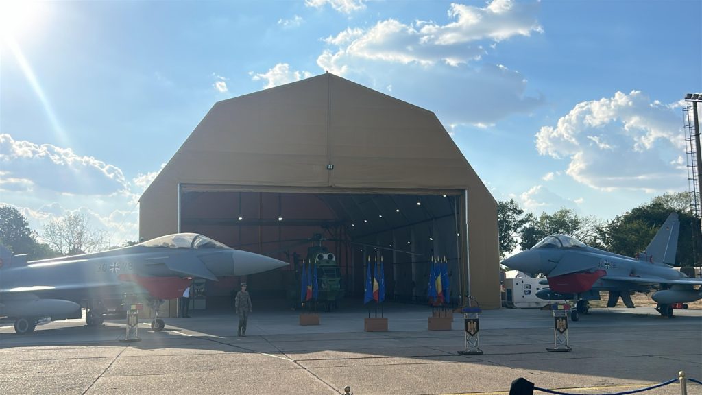 Sondaj: Majoritatea românilor, de acord cu bazele SUA pentru realimentare