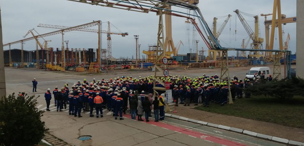 Peste 4.600 de angajați de la Liberty Galați, Damen Shipyards Mangalia și Romaero București vor primi salariile restante Aproape 4.700 de salariați de la trei mari companii din România vor beneficia de o veste bună în prag de Paște