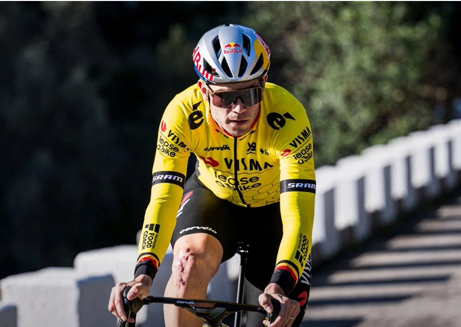 Van Aert, triumf în Paris-Roubaix: Pogacar, învins într-o cursă epică