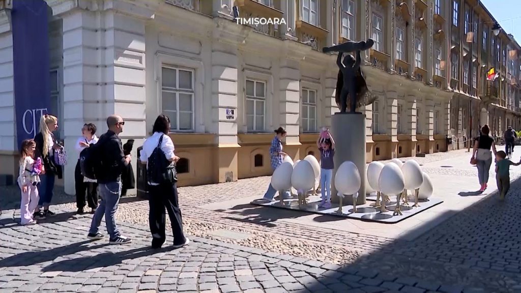 Ouă de Paște de 7.000 € la Timișoara, scandal într-un oraș-statue