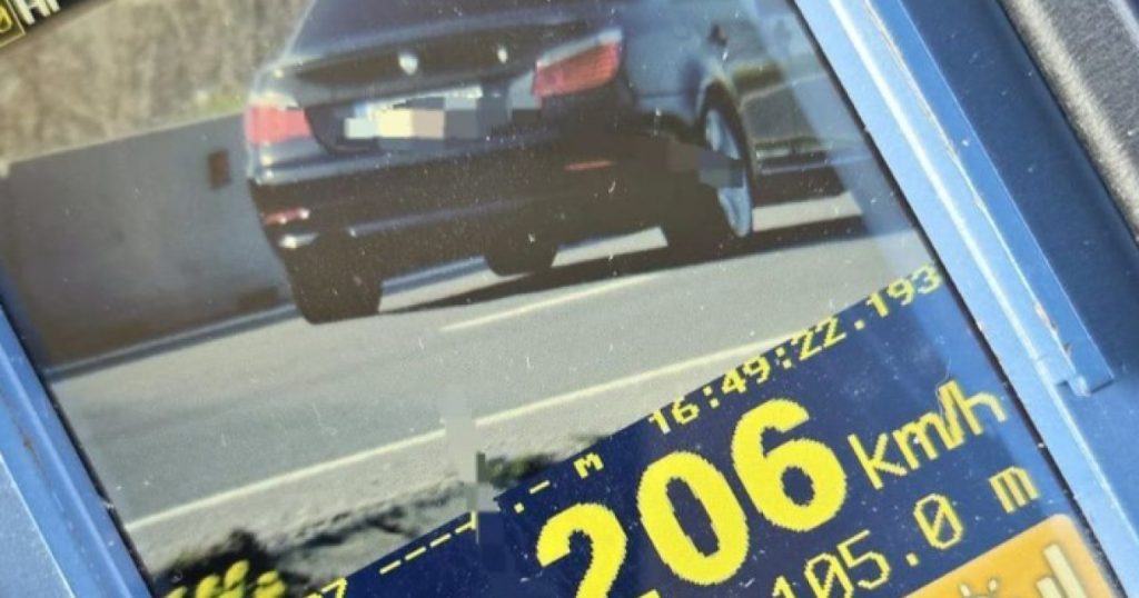 Șofer vitezoman, prins cu 206 km/h pe DN: „Piste de decolare”, zice Poliția