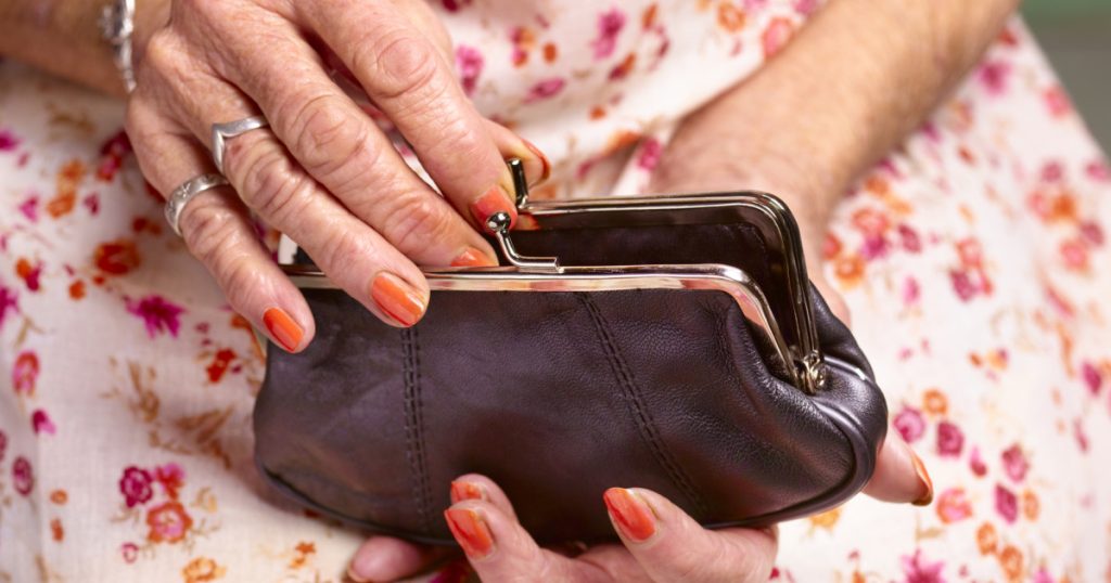 Câți pensionari are România în 2026? Suma medie de pe cuponul lunar