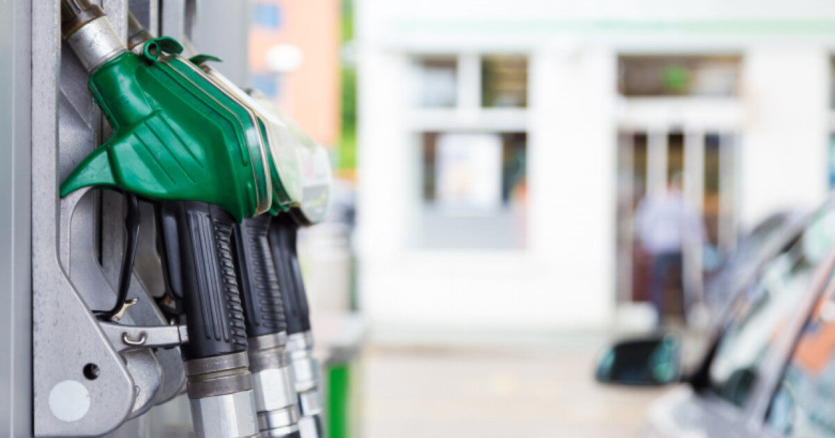Benzina și motorina, prețuri în scădere pe fondul SUA-Iran