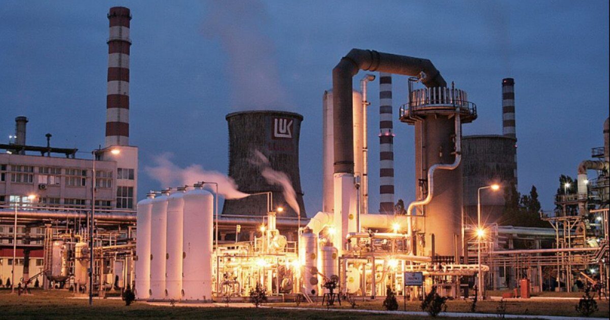 Redeschidere istorică: Rafinăria Petrotel Lukoil primește undă verde