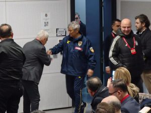 A pupat mâna lui Lucescu, acum e la pământ. A vorbit cu răzvan