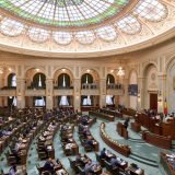 10 Mai, zi liberă? Românii ar putea avea 18 zile libere pe an, anunță Senatul