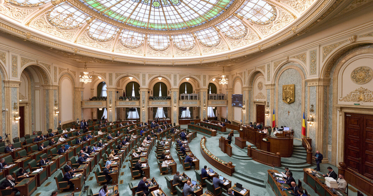 10 Mai, zi liberă? Românii ar putea avea 18 zile libere pe an, anunță Senatul