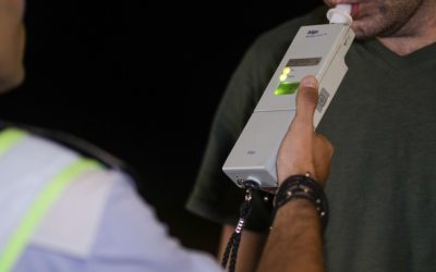 Șofer începător, prins beat cu copii la bord: Whisky și beri, rețeta dezastrului!