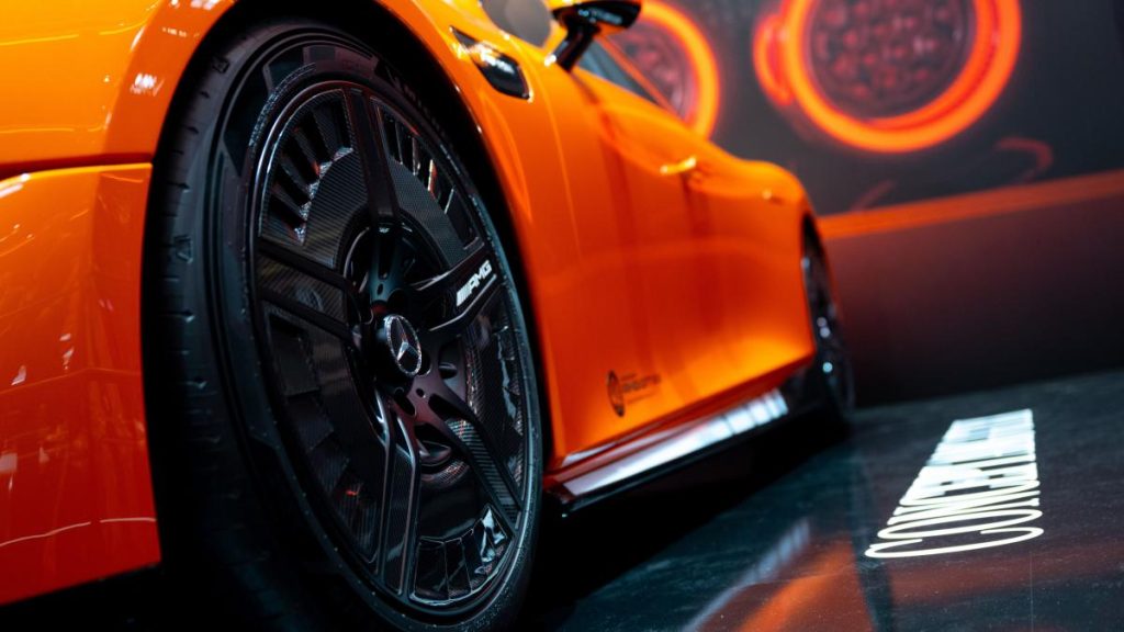 Mercedes AMG GT, fără plată! Furt de combustibil de 1,4 milioane €/săptămână în România