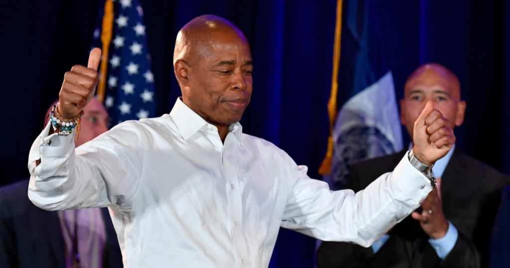 Eric Adams, fost primar NYC, cetățean albanez. Ce face după politică