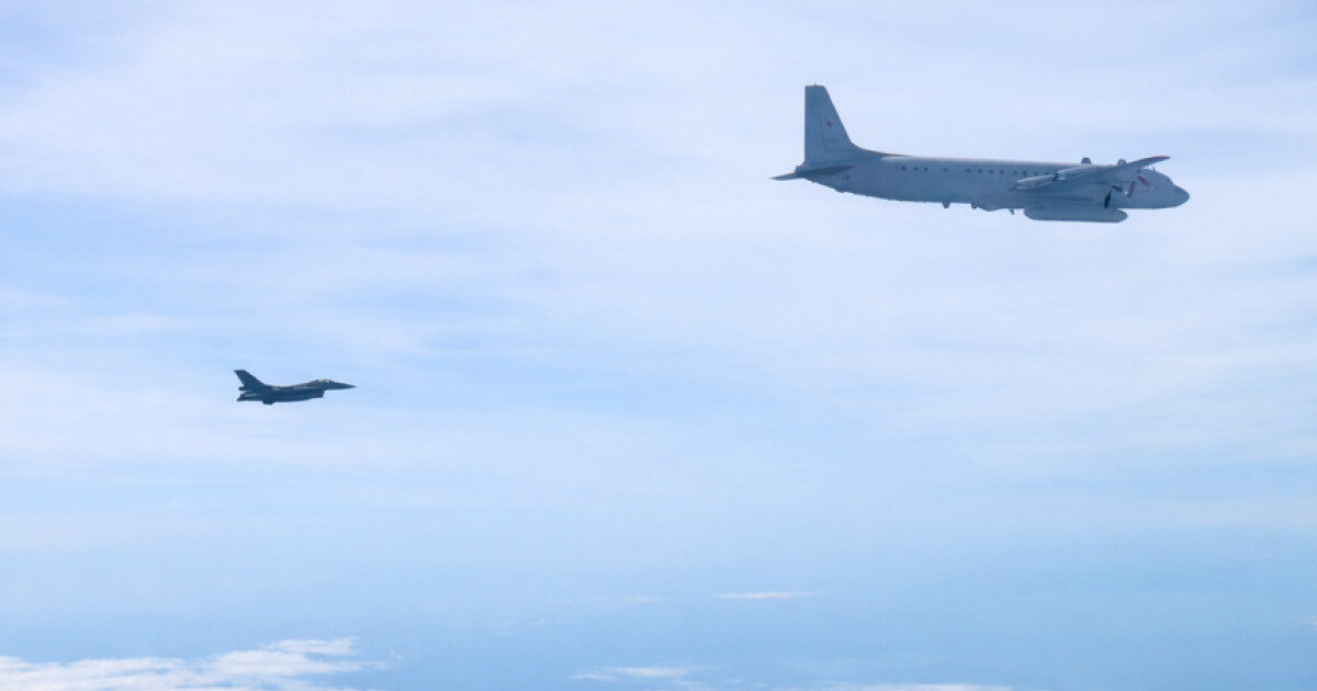 Piloții Români, misiunea RISCANTĂ: Au interceptat avion de spionaj rus lângă Lituania