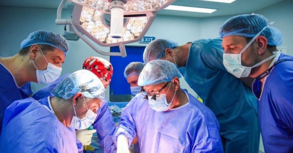 Tânăr salvat de la moarte: Tratament MIRACULOS pentru boala de ficat