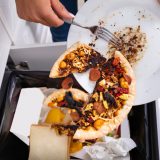 România, groapa de gunoi a Europei: 3,4 milioane de tone de mâncare irosite anual