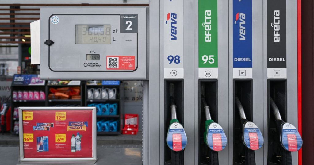 Polonia sfidează Europa: Menține plafonarea prețurilor la combustibili